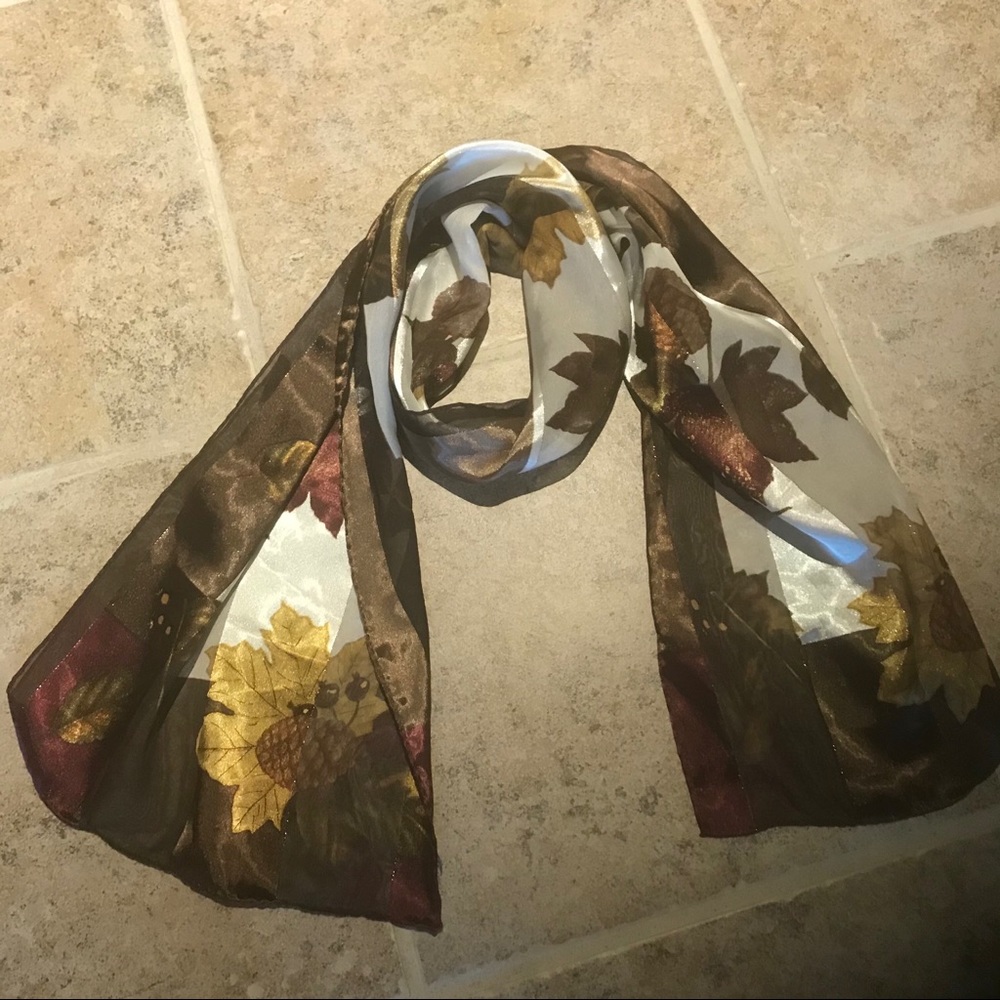 NWOT Beautiful silky brown scarf fall leaf pattern
